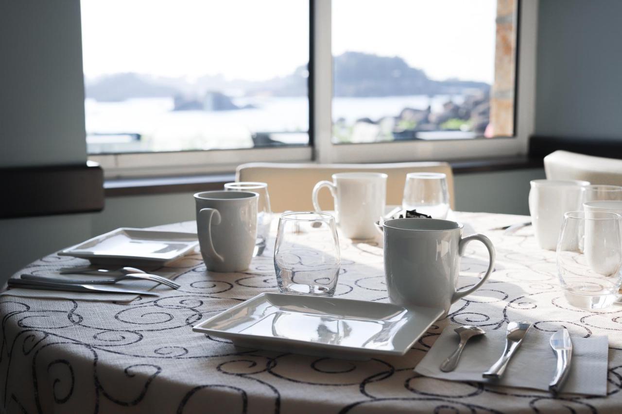 Logis Hotel Saint Guirec Et De La Plage Perros-Guirec Ngoại thất bức ảnh